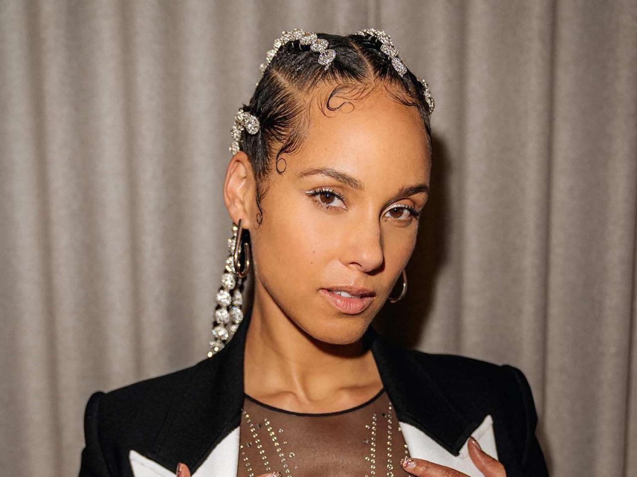 Alicia Keys Brings 'Spring Energy' in Bright Bikini Beach Video ... Alicia Keys Brings 'Spring Energy' in Bright Bikini Beach Video ...