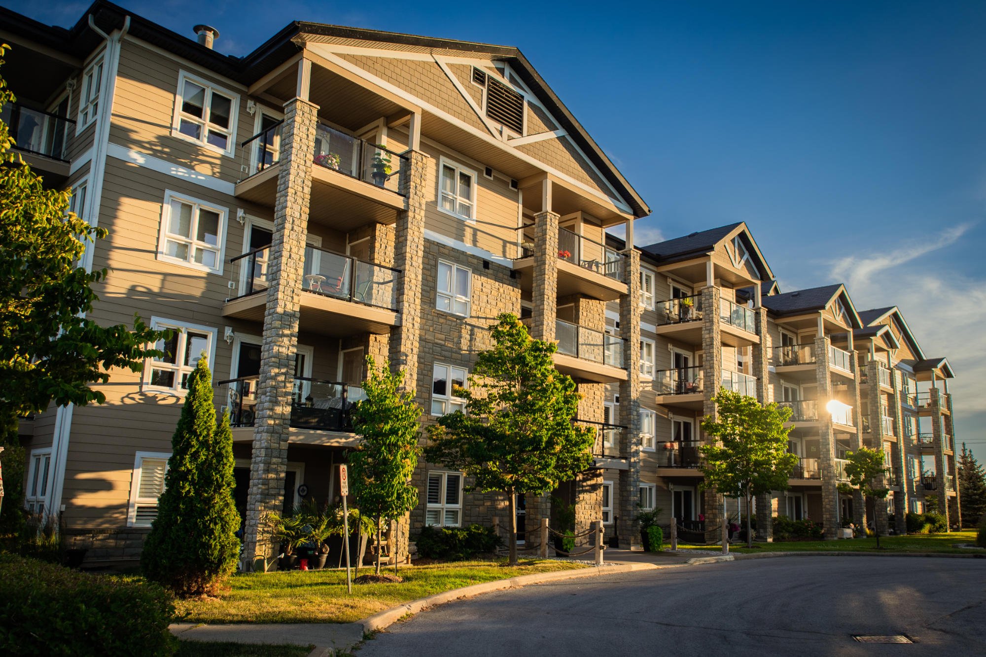Modern Brutalist Residential House - Design Thoughts Architects Modern Brutalist Residential House - Design Thoughts Architects